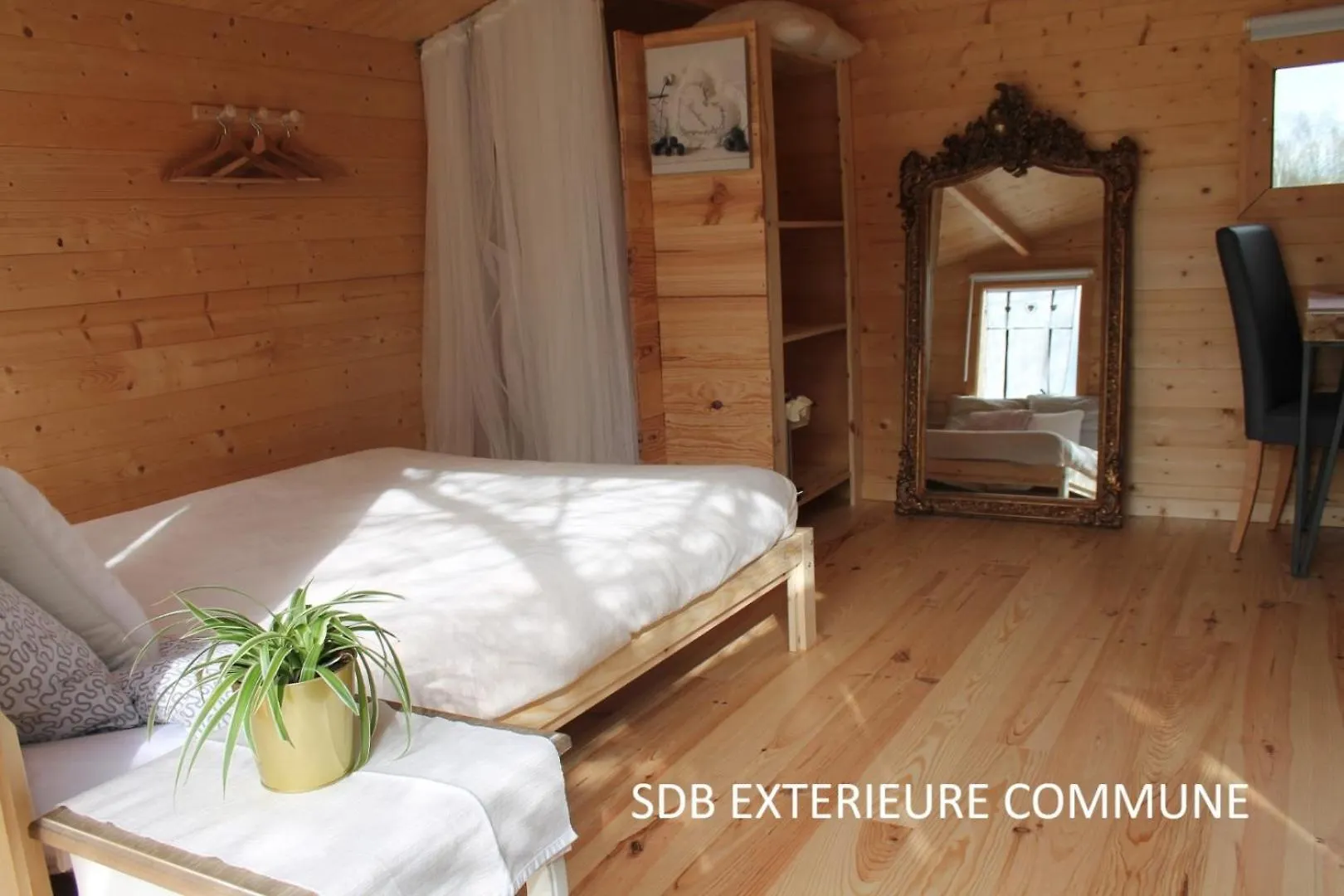 Chambre Studio Photo Chalet Sdb Partagee A Proximite Chavagne 0*,  Francie